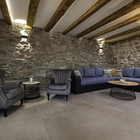Luxury 5 Stars Berisha Lakmartin