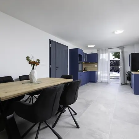 Luxury 5 Stars Berisha Villa Lakmartin